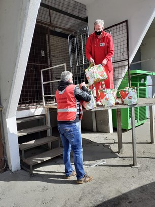 Podjela uskrsnih paketa za najpotrebitije stanovnike općine Hum na Sutli