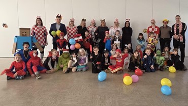 Maskirani vrtićanci posjetili načelnika