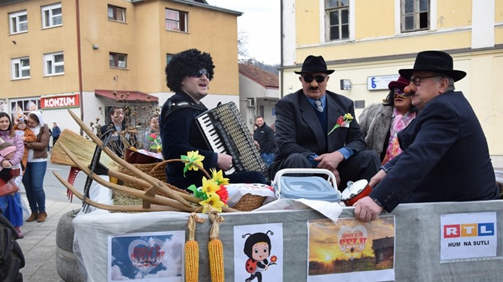 LJUBAV JE NA SELU – KUD Rikarda Jorgovnića na  Fašničkoj povorci u Pregradi