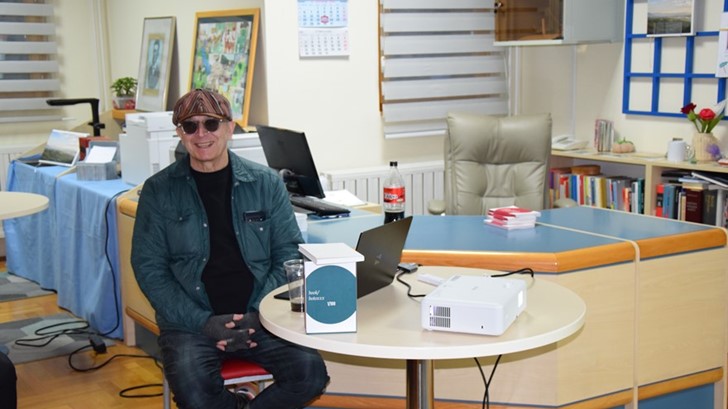 U Narodnoj  knjižnici Hum na Sutli predstavljena knjiga Krešimira Rogine: Šarenilo, šarada