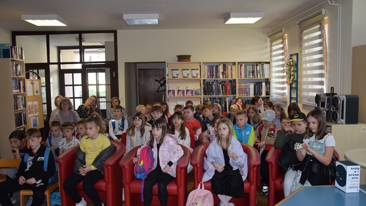 Učenici OŠ Viktora Kovačića u posjetu knjižnici