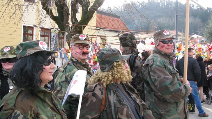 Članovi KUD-a Rikarda Jorgovanića na fašničkoj povorci u Pregradi