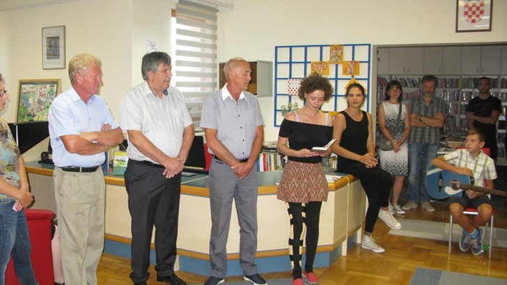 Izložba crteža Sare Štrok u Narodnoj knjižnica Hum na Sutli