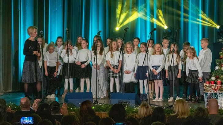 U Humu na Sutli upaljena prva županijska adventska svijeća