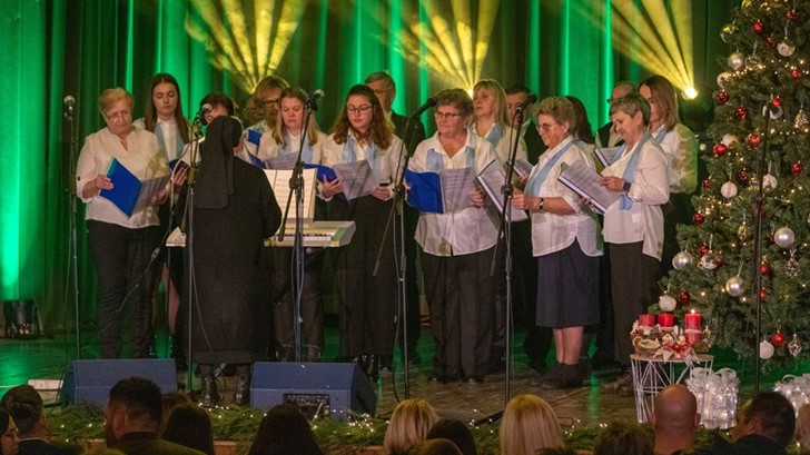 U Humu na Sutli upaljena prva županijska adventska svijeća