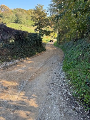 Sanirana cesta na Košeninama