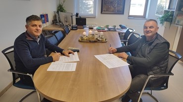 Potpisani ugovori za održavanje i asfaltiranje nerazvrstanih cesta   